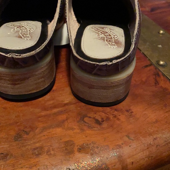 Free bird brogues. Worn once .size 8. Excellent condition - Picture 3 of 7
